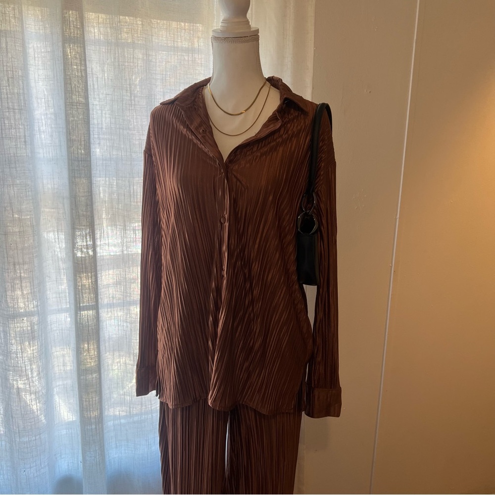NWT 2 Piece Oversized Brown Pleated Long Sleeve Tall Loungewear Set